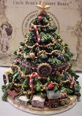 Click here to go to our selection of Boyds Uncle Bean Treasure Boxes for Christmas Figurines