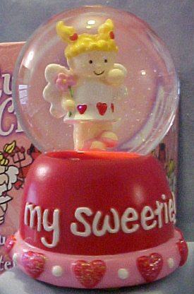 Click here to go to our selection of Valentine's Day Water Globes