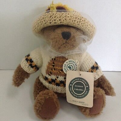 Boyds Huney B. Keeper Teddy Bear Boyds Huney B. Keeper Teddy Bear
- introduced Spring 2000 and has been retired
- Huney is wearing her new Bee Keeper hat and knitted Hive sweater
- She has soft Chenille fur.
