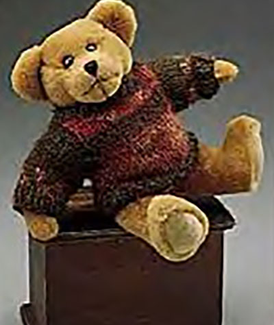 Boyds Logan Fremont Teddy Bear Boyds Logan Fremont Teddy Bear
- introduced Fall 1999 and has been retired
- Logan seems to be a true Master of Disguises! Sometimes he's a golden plush bear with eyebrows (a dead ringer for our retired Leon)... Sometimes he's a brown chenille antique-style bruin who looks like Morris...and upon occasion he has impersonated Bromley, in gold chenille. Well, now the truth can come out...Logan is really Triplets! The brothers Fremont fought so long and hard over who would get to wear that gorjuss knit sweater of Spruce and Spice - that Aunt Fanny (their guardian) made them Take Turns. Play fair, boys!