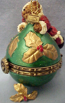 Click here to go to our selection of Boyds Baulbles and Trinkets for the Tree Surprise Inside Treasure Box Ornaments