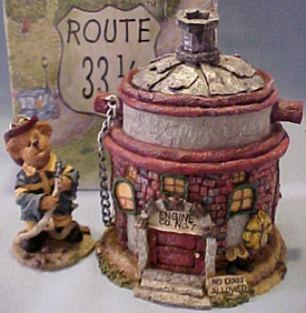 Click here to go to our for our selection of Boyds Figurine Treasure Boxes Route 33 1/3