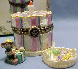 Click here to go to our selection of Boyds Uncle Beans Treasure Box For A Happy Birthday Cake