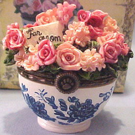 Click here to go to our selection of Boyds Uncle Beans Treasure Box Mother's Day