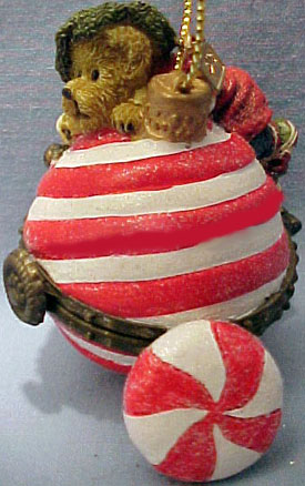 Click here to go to our selection of Boyds Baubles and Trinkets for the Tree Treasure Box Santa Ornaments
