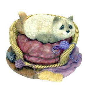 Lou Rankin well known for his sculptures has licensed with Dakin to produce stuffed animals and figurines of adorable Cats and Kittens.