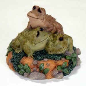 Lou Rankin, who is an artist and sculptor, captures the connection between man and animal through his trademark tender-eye expressions in his plush and figures. Dakin's Lou Rankin Collection of Frog Figurines are replicas of his creations in cold cast resin!