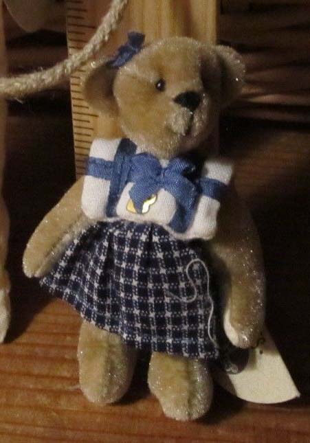 Ganz Cottage Collectibles Miniatures Sue Teddy Bear in Blue Sailor Dress Ganz Cottage Collectibles Miniatures Sue Teddy Bear in Blue Sailor Dress
- designed by Lynda Kunz
- fully jointed plush Teddy Bear