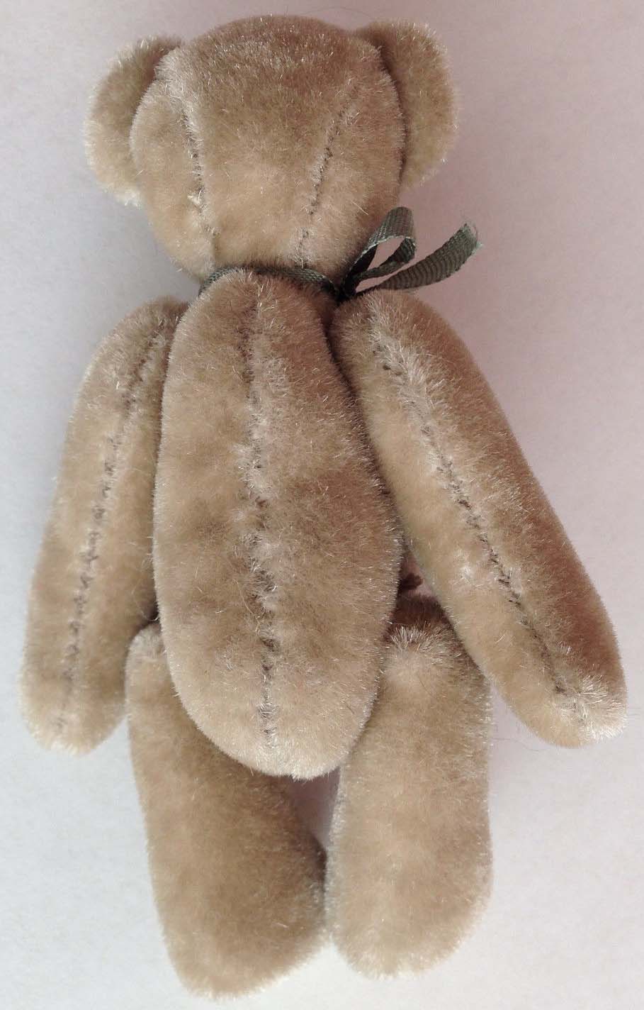 Ganz Cottage Collectibles Miniatures Samson the Beige Teddy Bear with Green Ribbon Ganz Cottage Collectibles Miniatures Samson the Beige Teddy Bear with Green Ribbon
