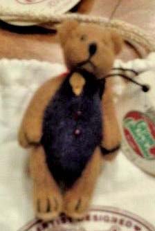 Ganz Cottage Collectibles Miniatures Ladybug Teddy Bear Ganz Cottage Collectibles Miniatures Ladybug Teddy Bear
- introduced in 1999 and has been retired
- fully jointed plush Teddy Bear